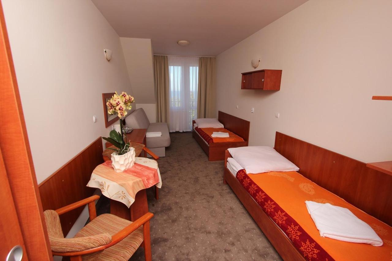 Sunset Przymorze Hotel Rewal Ngoại thất bức ảnh